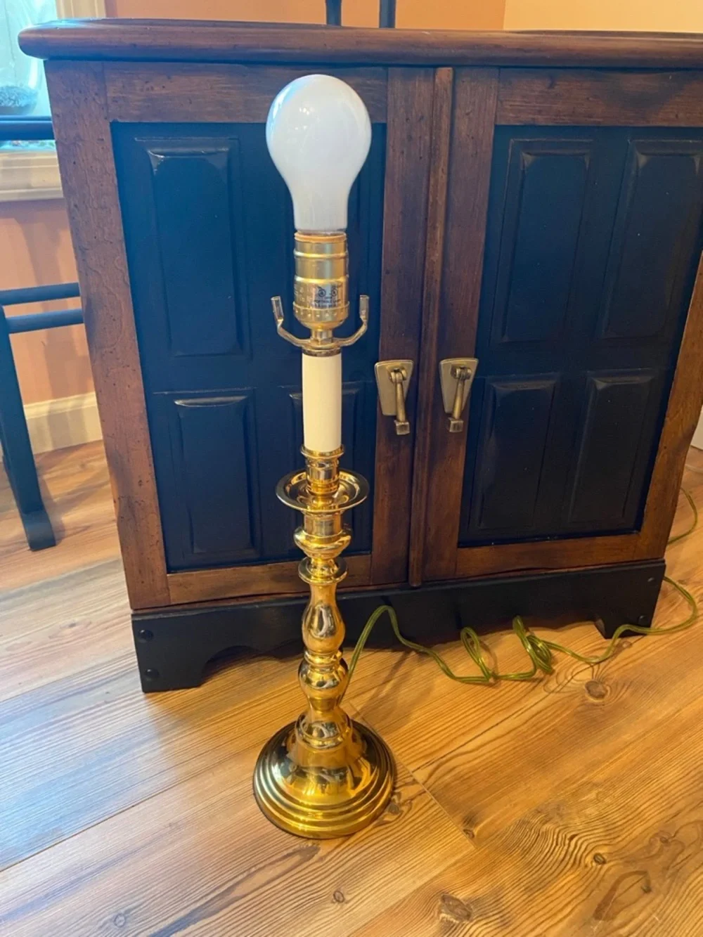 Vintage candlestick table lamp polished brass (plate?)